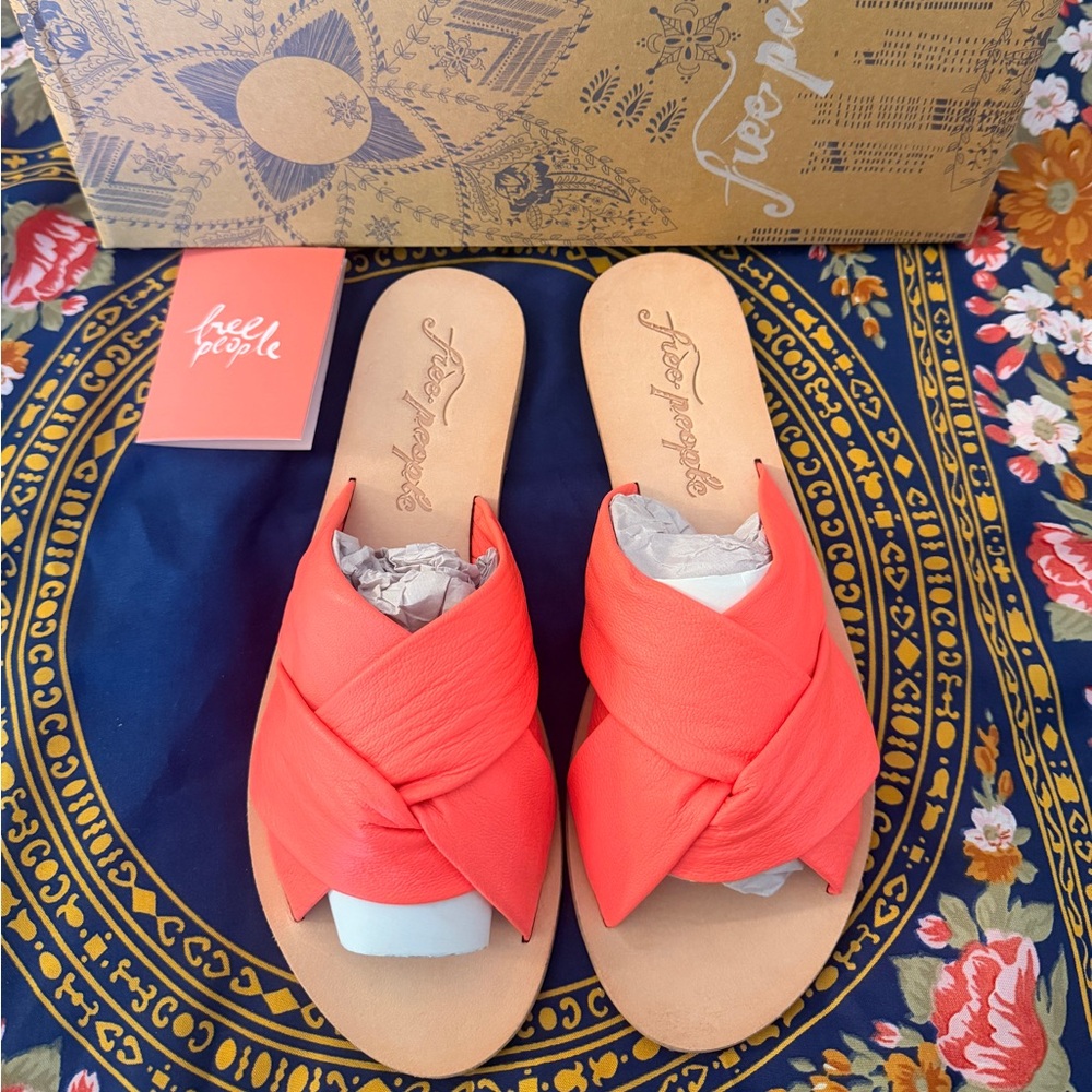 🪸🌺 NIB! Free People Rio Vista Knotted Slide Sandals in Neon Coral